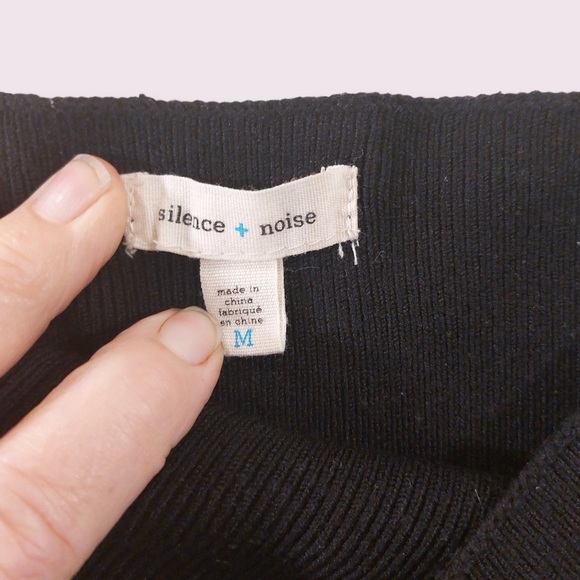 💝(3/$25)  Silence + Noise Ribbed Off Shoulder Crop Top Black - Picture 4 of 5